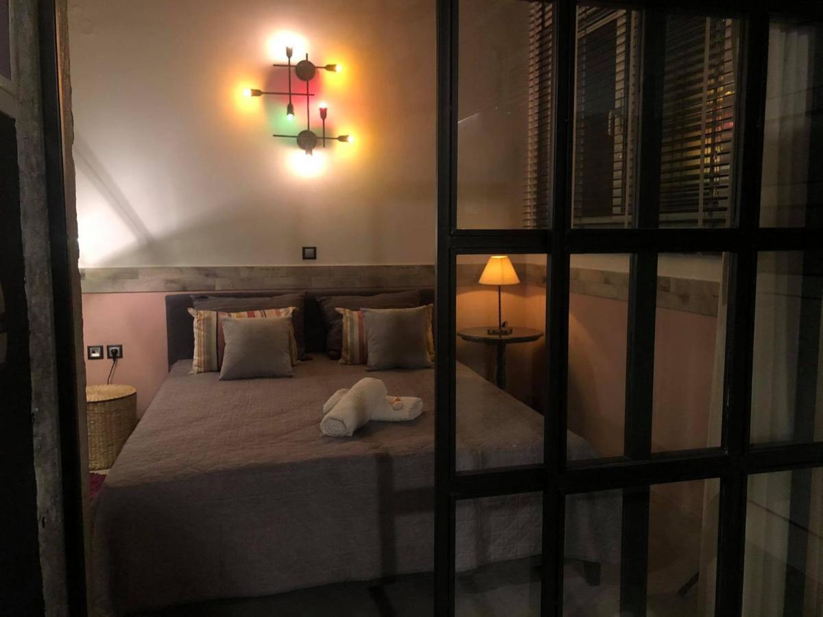 Amazing Semi-basement Art Easy Walk To Centre * Nafplio