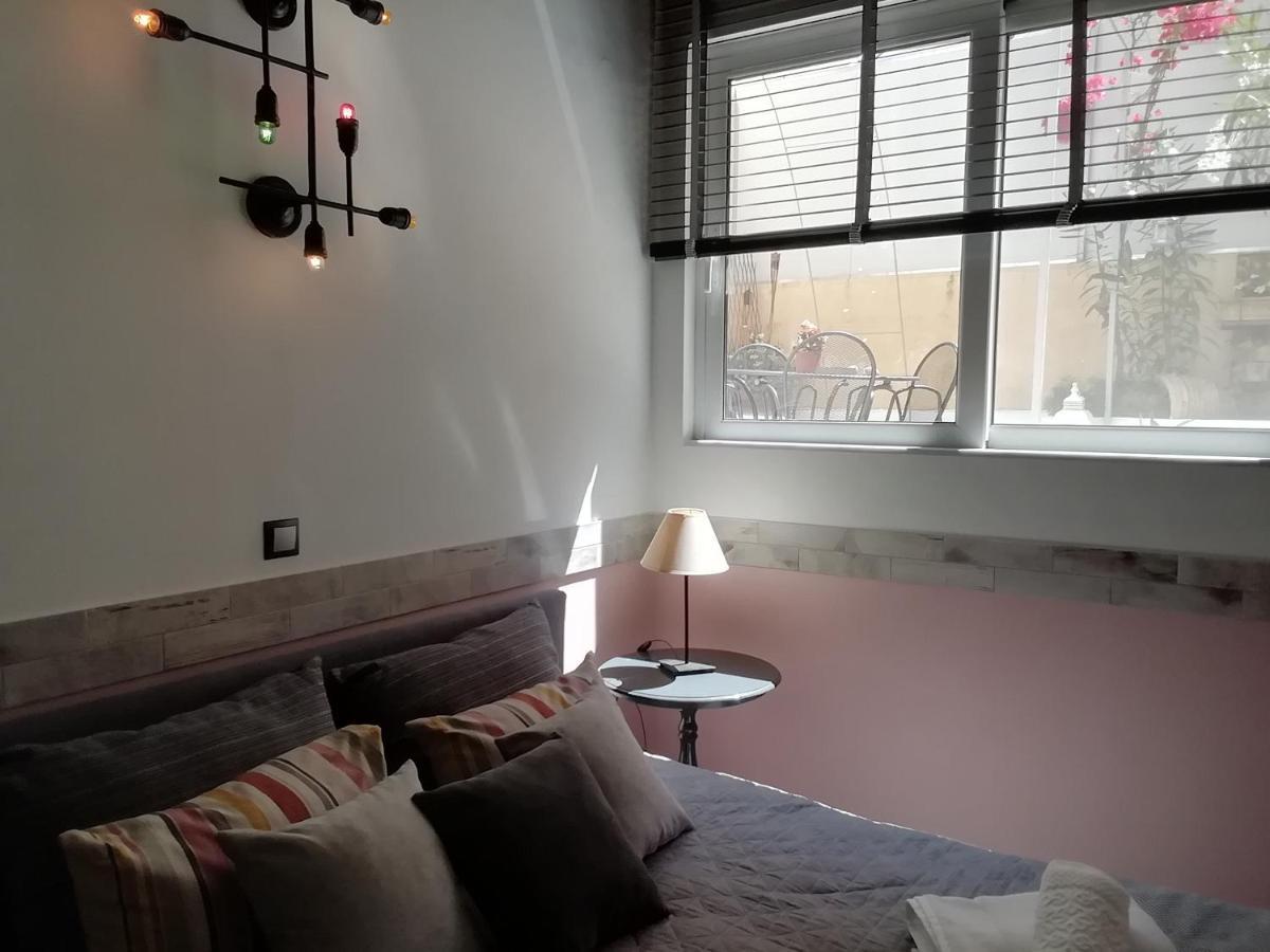 Amazing Semi-basement Art Easy Walk To Centre