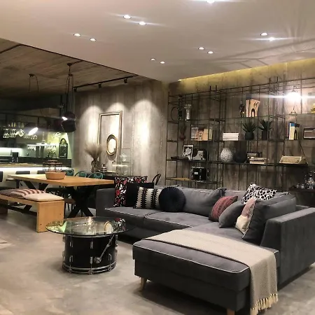 Amazing Semi-Basement Art Apartment Easy Walk To Nafplio Centre Buitenkant foto