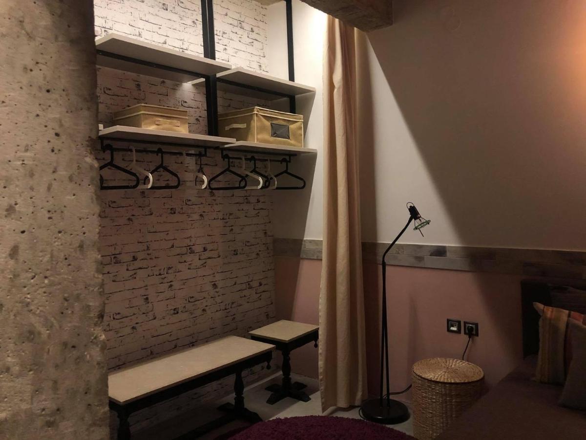 Amazing Semi-basement Art Easy Walk To Centre Appartement *