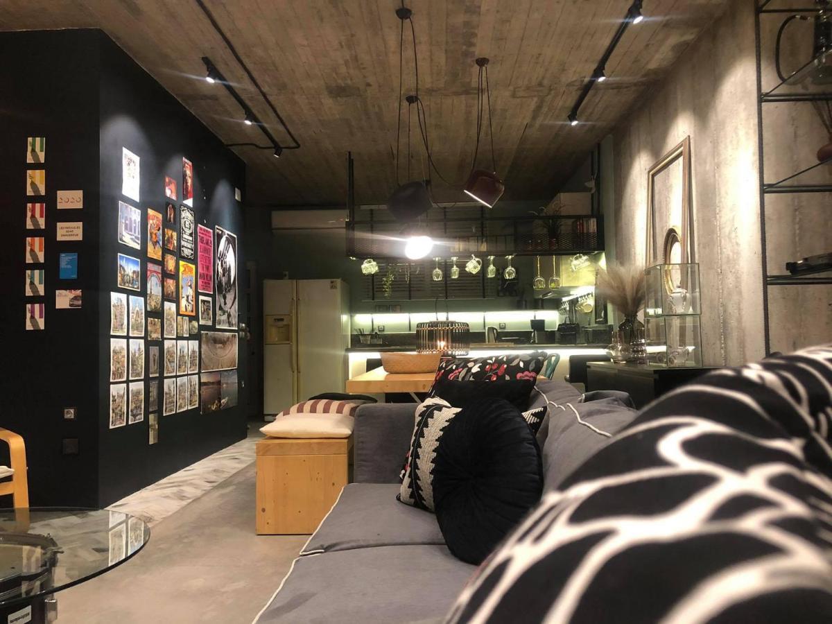 Amazing Semi-basement Art Easy Walk To Centre