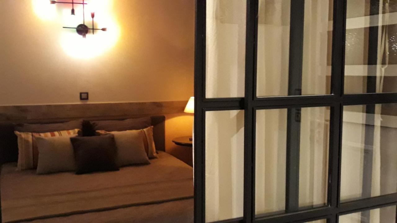 Amazing Semi-basement Art Easy Walk To Centre Appartement